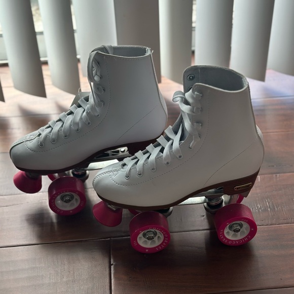 Shoes - Chic White Roller Skates with Pink Wheels